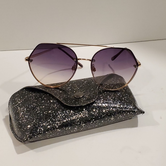 Anna & Ava sunglasses from Dillards - Picture 2 of 5